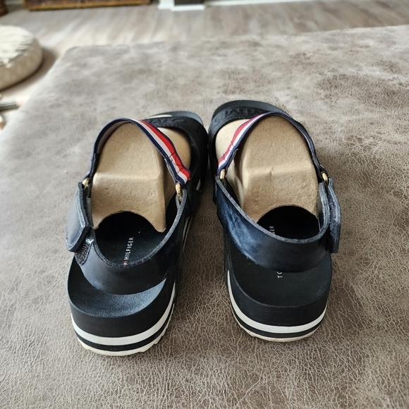 Tommy Hilfiger Women's Beliz Sport Sandal - Picture 5 of 7